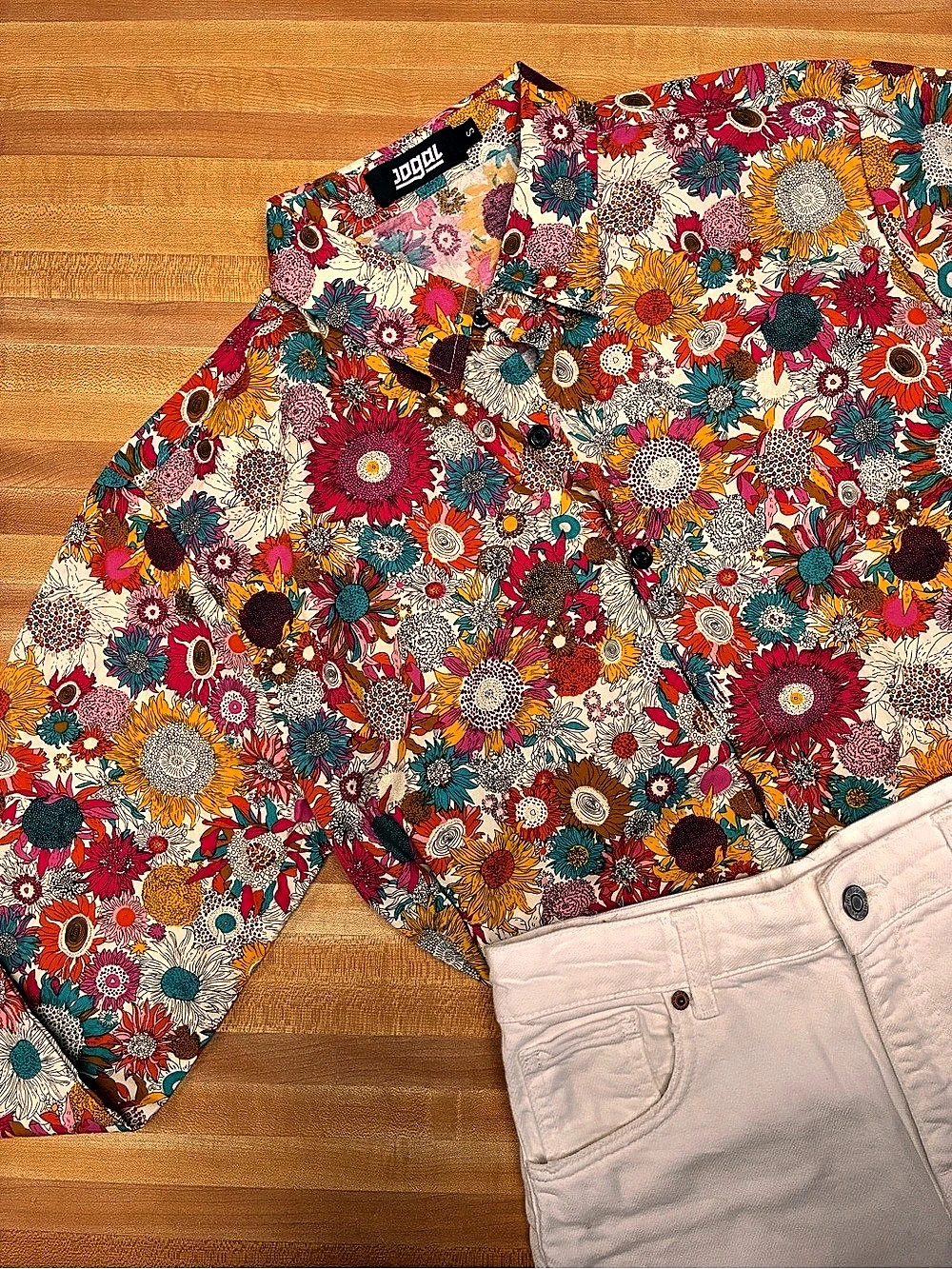 Jogal Floral Button Down Shirt in Multicolor Size Small Like New